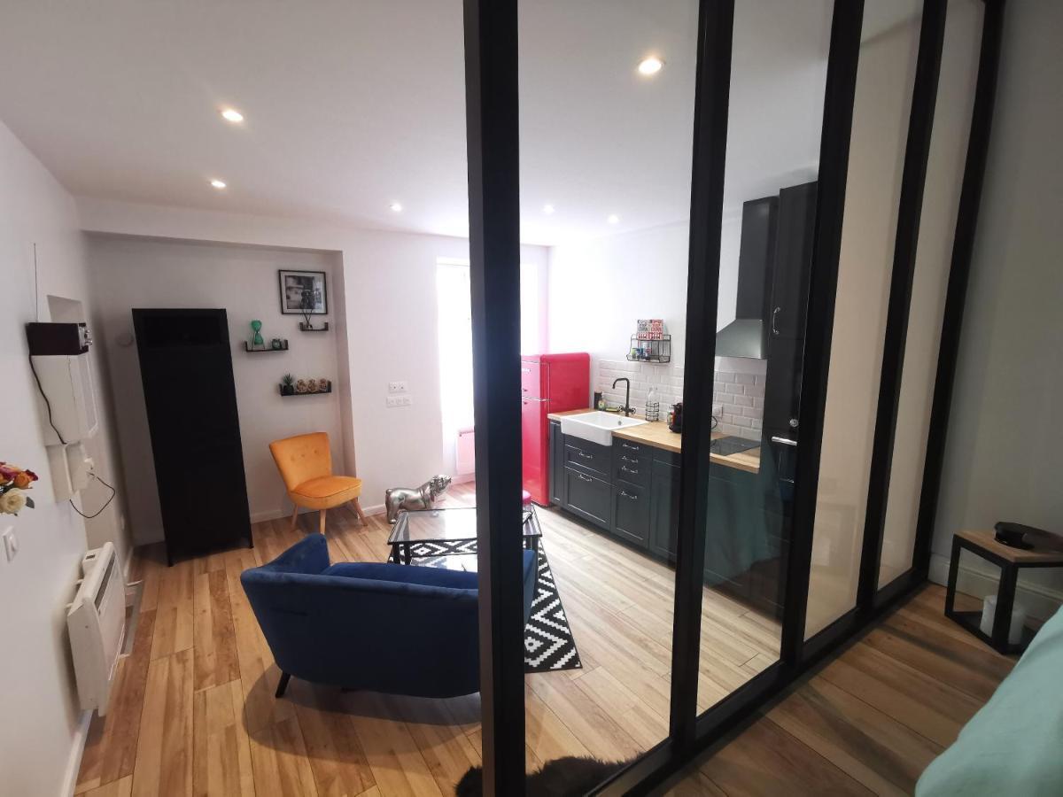 Studio Atypique Immeuble De 1820 Fumel Luaran gambar