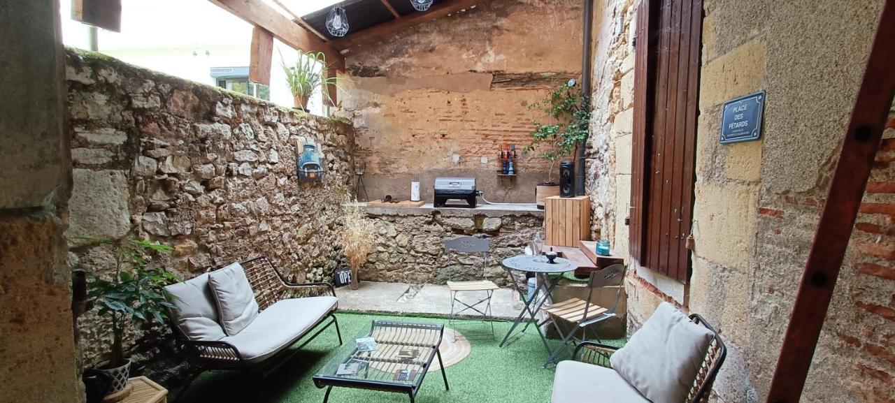 Studio Atypique Immeuble De 1820 Fumel Luaran gambar